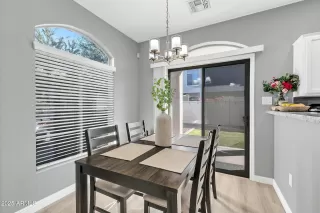 Photo #5: 6824820 Listing