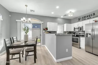 Photo #6: 6824820 Listing