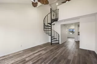 Photo #3: 6825133 Listing