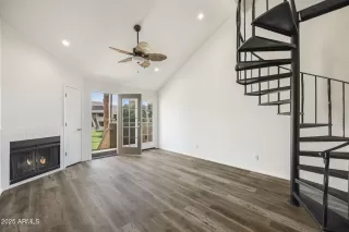 Photo #5: 6825133 Listing