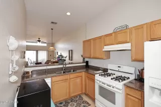 Photo #4: 6825209 Listing