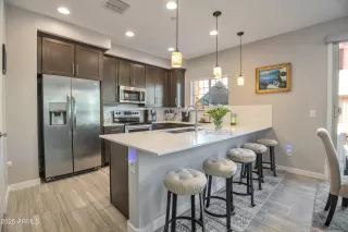 Photo #2: 6825234 Listing 