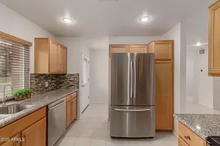 Photo #5: 6825295 Listing