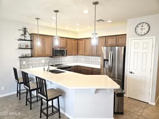 Photo #2: 6825339 Listing