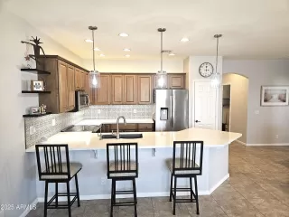 Photo #3: 6825339 Listing