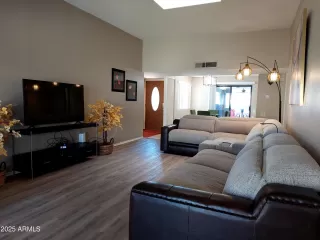 Photo #5: 6825540 Listing 