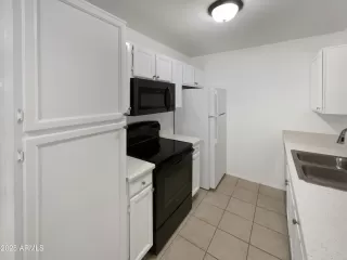 Photo #6: 6825785 Listing 