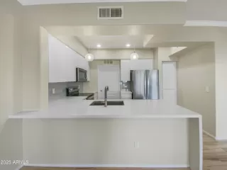 Photo #5: 6825812 Listing 