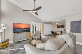 Photo #5: 6825844 Listing