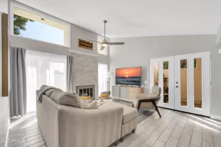 Photo #6: 6825844 Listing