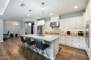 Photo #4: 6825927 Listing