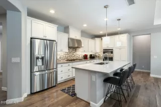 Photo #6: 6825927 Listing