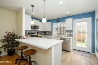 Photo #5: 6826044 Listing