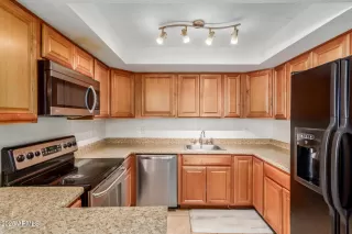 Photo #3: 6826233 Listing