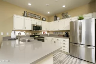 Photo #5: 6826314 Listing