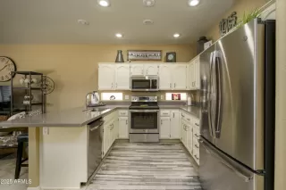 Photo #6: 6826314 Listing