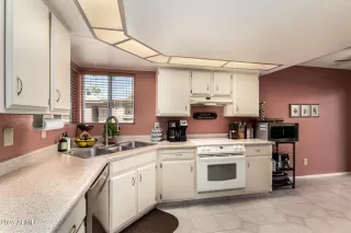 Photo #3: 6826373 Listing 