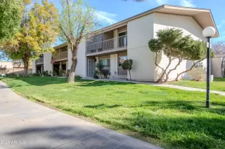 Photo #5: 6826444 Listing