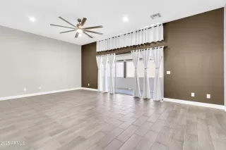 Photo #4: 6826491 Listing