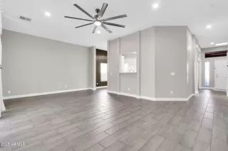 Photo #5: 6826491 Listing