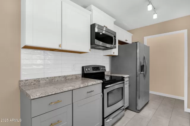 MLS: 6826653 Condo For Sale