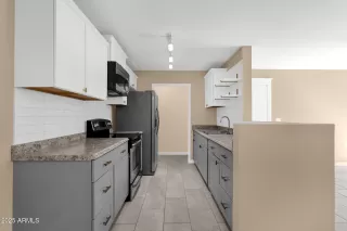 Photo #2: 6826653 Listing 