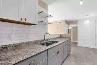 Photo #3: 6826653 Listing 