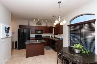 Photo #6: 6826746 Listing 