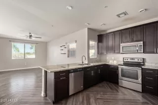 Photo #3: 6826797 Listing