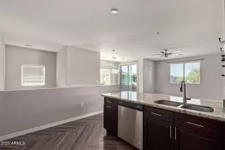 Photo #4: 6826797 Listing