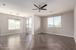 Photo #6: 6826797 Listing