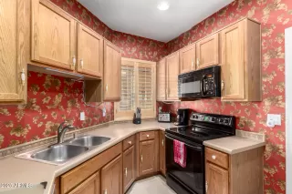 Photo #6: 6826875 Listing