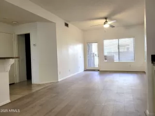 Photo #5: 6826918 Listing