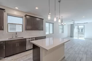 Photo #3: 6827193 Listing