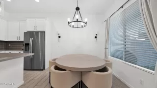 Photo #5: 6827816 Listing