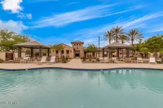 Photo #1: 6827830 Listing 