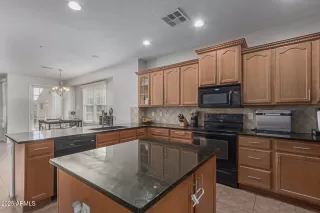 Photo #5: 6827830 Listing 