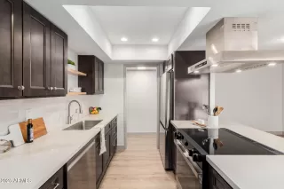 Photo #2: 6827909 Listing