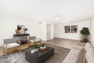 Photo #4: 6827909 Listing