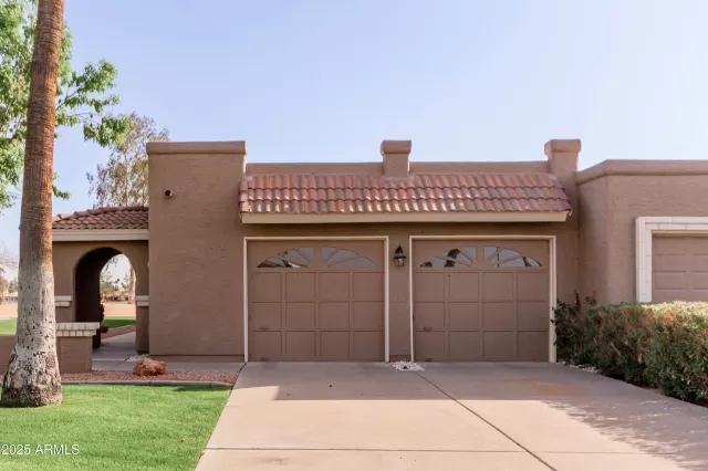 MLS: 6827922 Condo For Sale