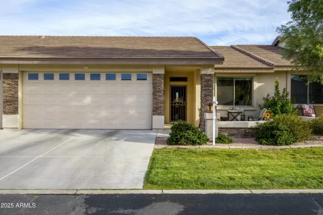 MLS: 6828664 Condo For Sale