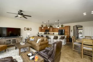 Photo #4: 6828664 Listing