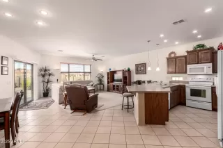 Photo #6: 6828745 Listing 