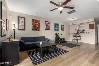 Photo #2: 6828747 Listing