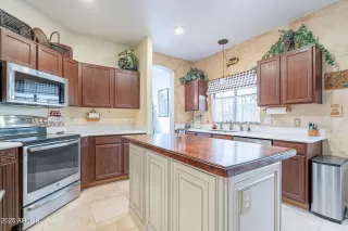 Photo #6: 6828748 Listing