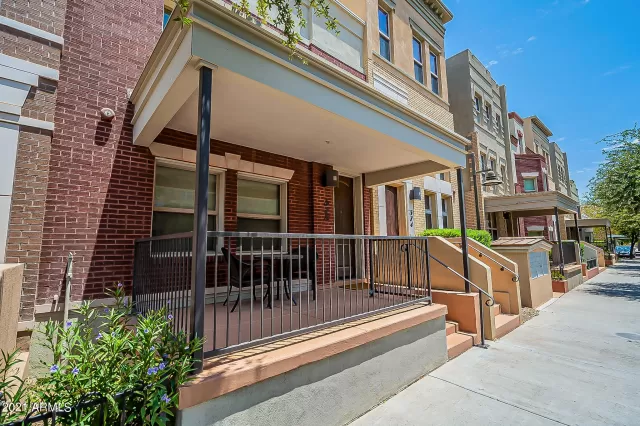 MLS: 6828850 Condo For Sale