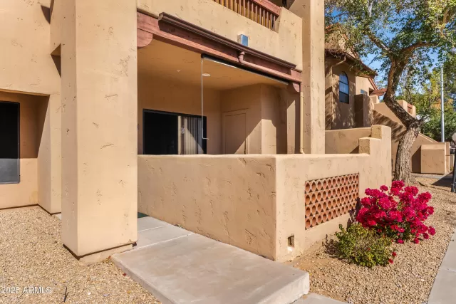 MLS: 6829089 Condo For Sale