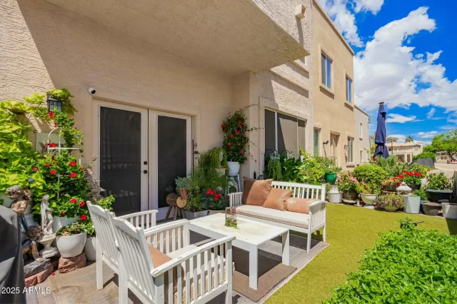 MLS: 6829106 Condo For Sale