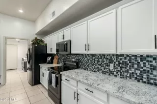 Photo #5: 6829106 Listing