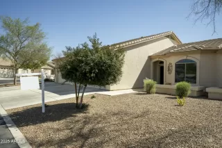 Photo #2: 6829273 Listing